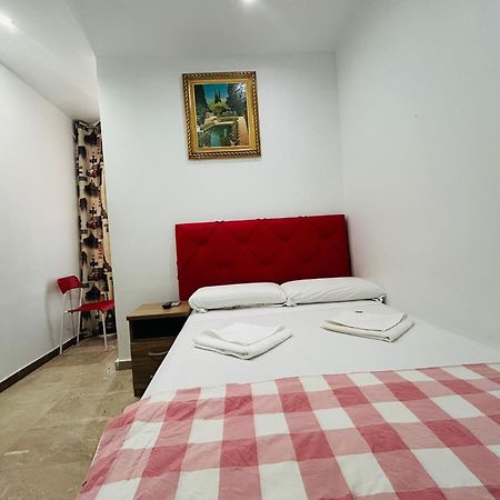 Hostal Granvia 628 Barcelona Exteriér fotografie